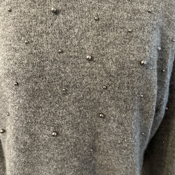 H&M pearl sweater ❤️ - Picture 4 of 6